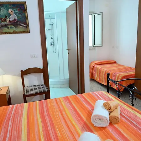 Borgo Dello Stazzone מלון שאקה